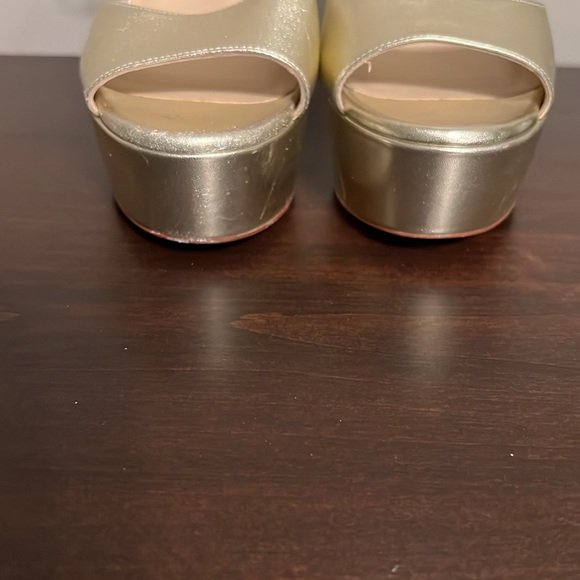 Stuart Weitzman Discoplatform Nudistcurve Metallic Leather Sandals Size 9.5 - Picture 4 of 9